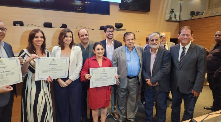 Vereador Almir Fernando Presta Homenagem ao Sistema Jornal do Commercio